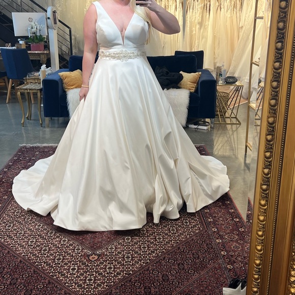 New with tags wedding dress! - Picture 2 of 16
